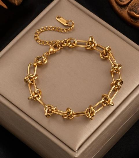 Minimalist Knot Link Chain Bracelet