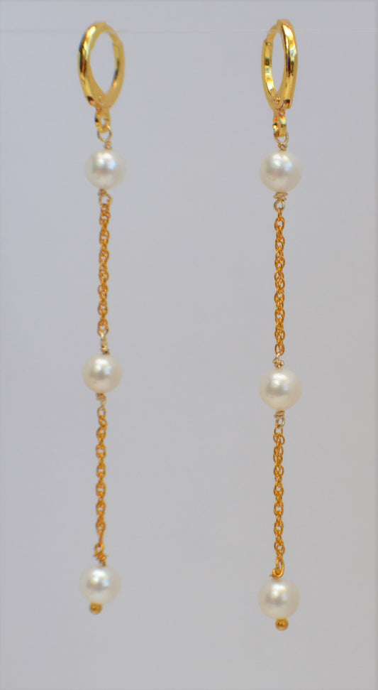 Delicate Pearl Dangle Earrings